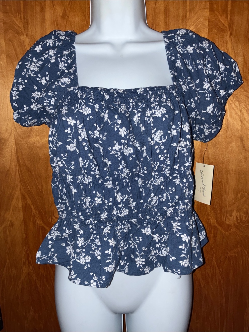 Universal Threads Blue & White Floral Peasant Shirt Peplum Top Blouse - Size M